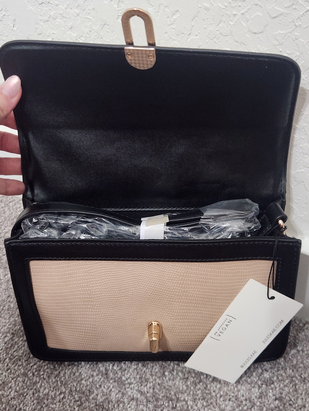 Jules Kae- Vegan Leather Two-Tone Crossbody Bag - Black & Beige